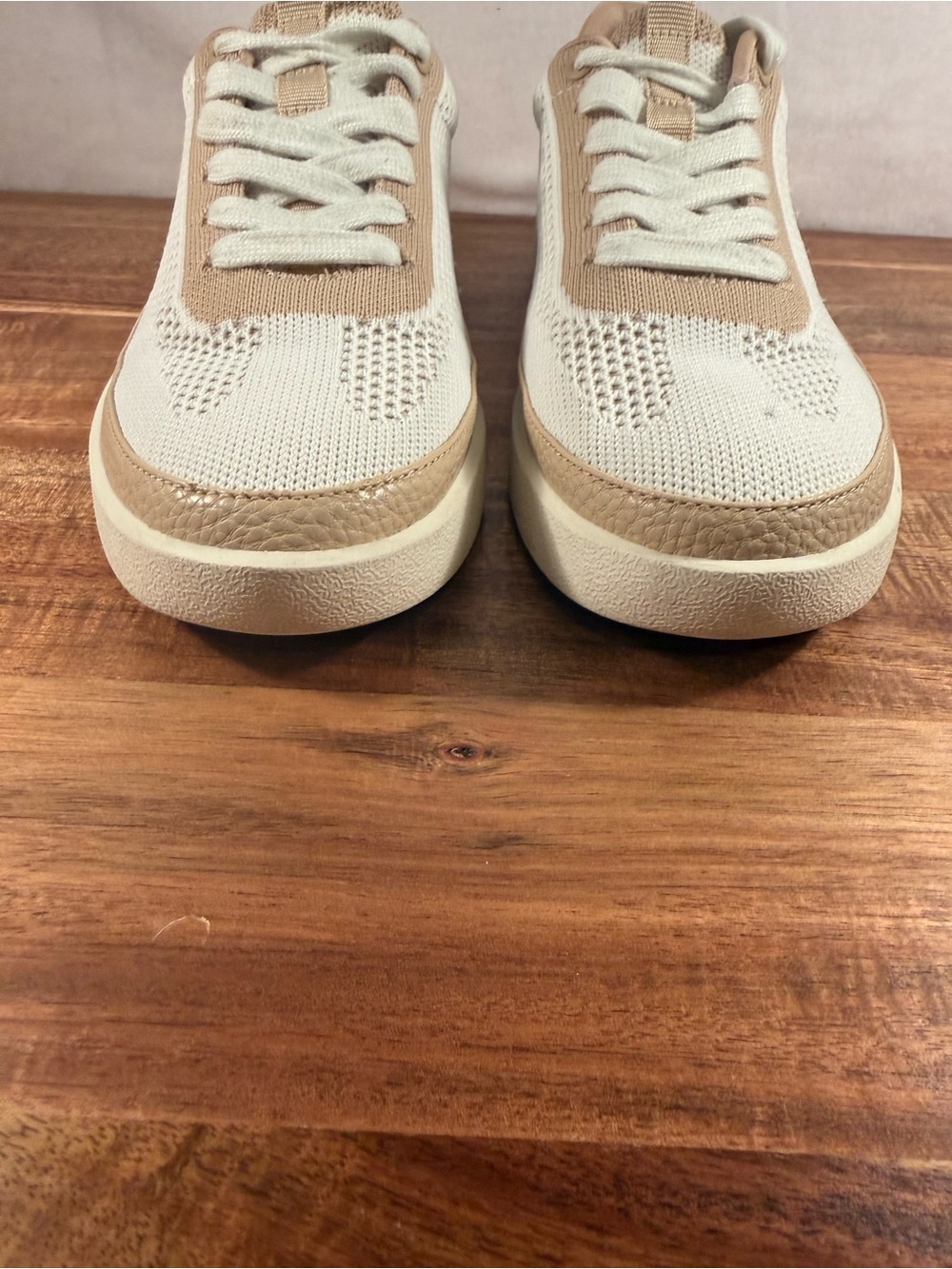 Vionic Galia Women's Knit Casual Sneakers White/Tan Size 6 - Picture 2 of 11